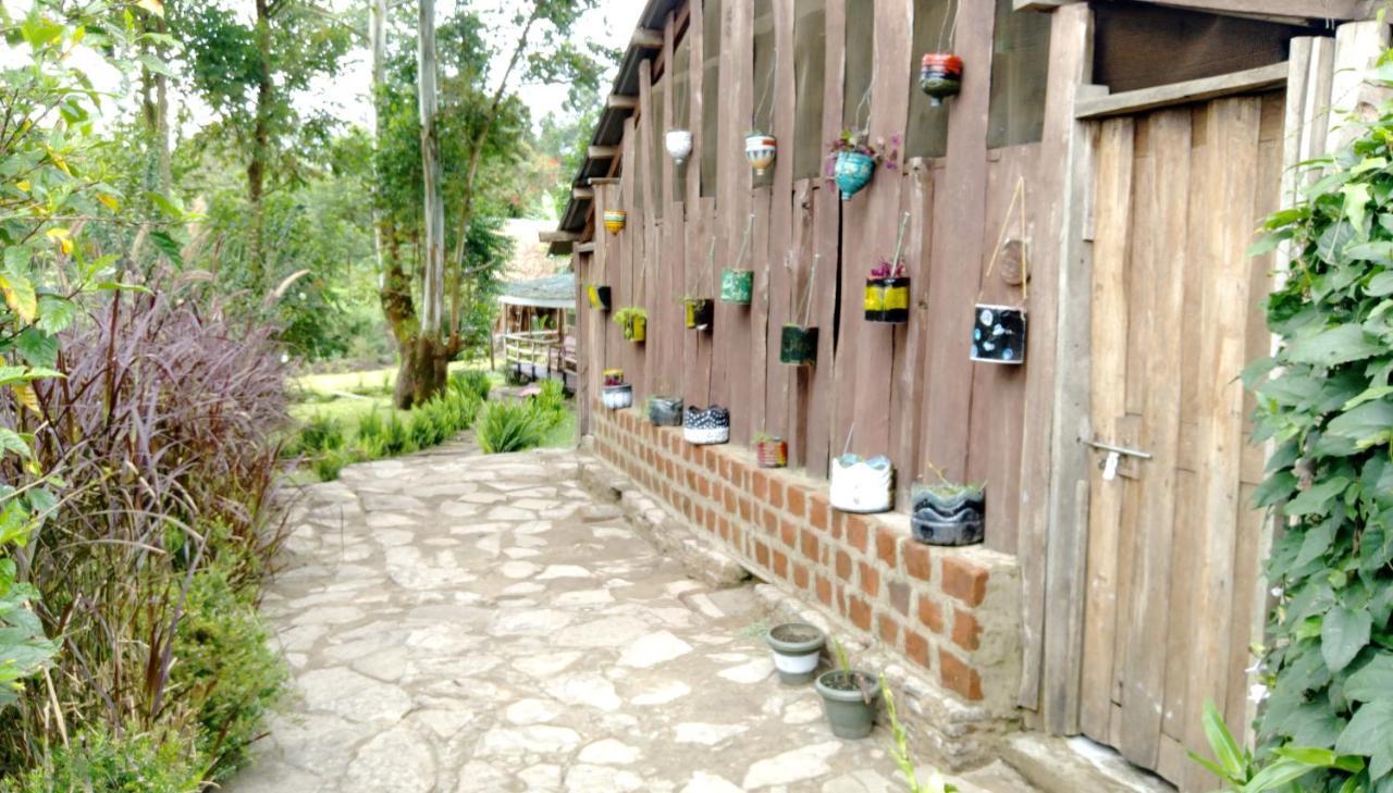 Kalitusi Nature Resort Fort Portal Exterior photo